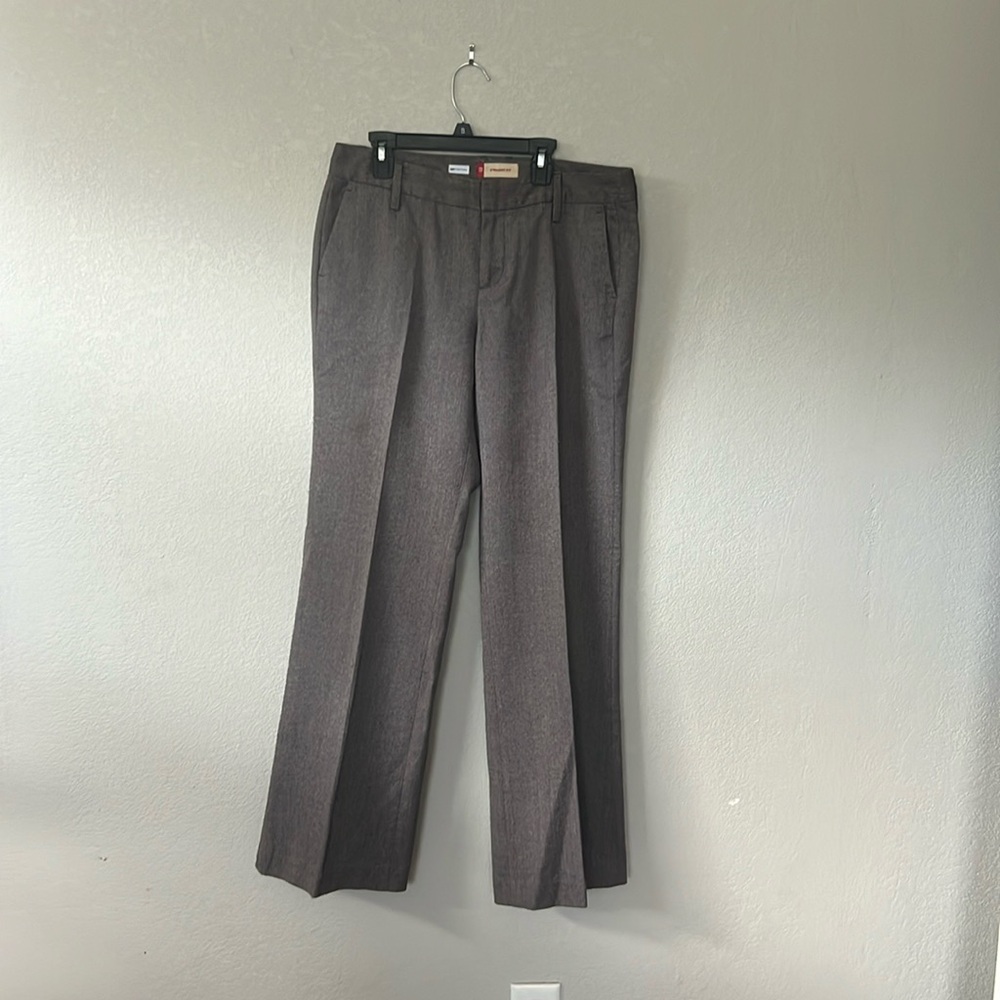 Gap Straight Fit Favorite Trouser size 4